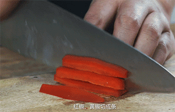 【沙姜爆炒八爪鱼】切条