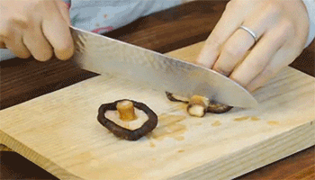 【八宝牛肉酱】切丁