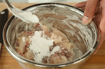 【漕溜鱼片】加入小麦淀粉