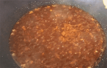 【糖醋茄盒】放入茄盒