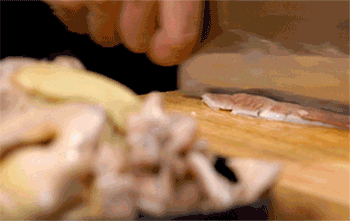 【胡椒猪肚鸡】切