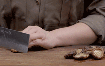 【生炒糯米饭】干香菇切粒