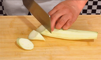 【地三鲜】茄子切块