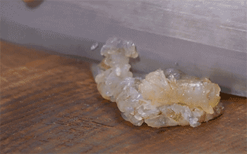 【炸茄盒】鲜虾剁成泥