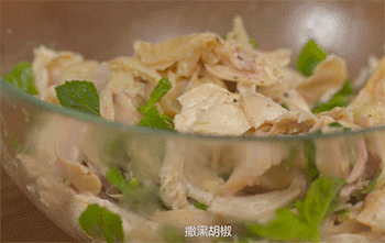 【越式手撕鸡】拌匀