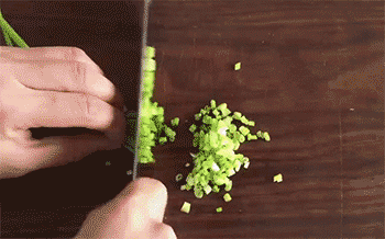 【什锦蛋炒饭】葱