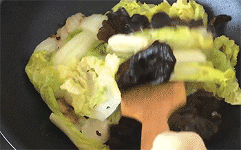 【醋溜白菜】翻炒