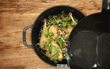 【无水葱油鸡】淋油