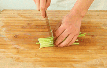 【干煸鱿鱼丝】芹菜