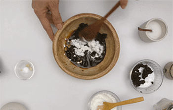 【豉汁蒸凤爪】搅拌