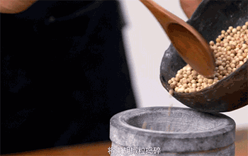 【胡椒猪肚鸡】捣碎