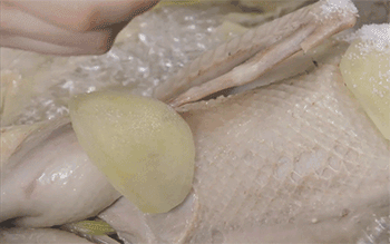 【笋干老鸭煲】调味