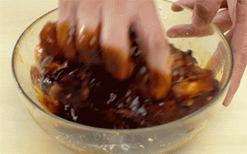 【葱烧大排】拌匀