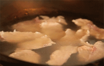 【漕溜鱼片】放入鱼片