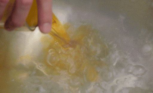 【花雕红烧肉】汆烫