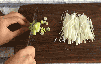 【京酱肉丝】葱