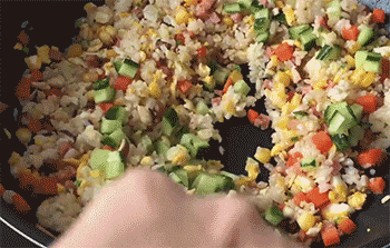 【什锦蛋炒饭】翻炒