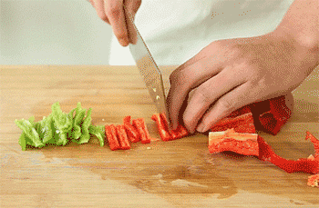 【蒜烧肚条】青红椒