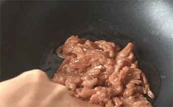 【京酱肉丝】炒