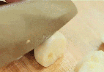 【韩式炒鱿鱼】蒜