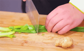 【羊肉汤】切葱