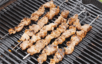 【羊肉串】撒孜然和盐