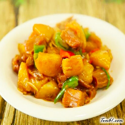 腊鸡腿烧土豆的做法