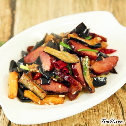 腊肉烧茄子的做法