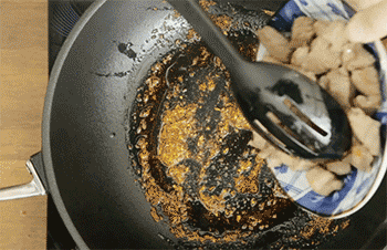 【孜然羊肉】放肉