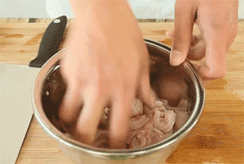 【椒盐排条】抓匀