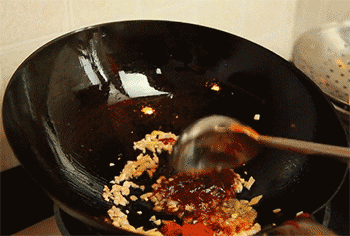 【年糕炒鱿鱼】炒