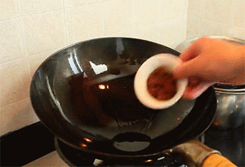 【桂花鸡翅】加入红糖