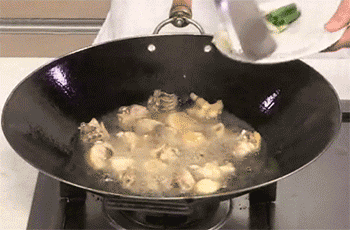 【烧鸡公】加入姜蒜