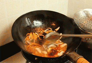 【韩式炒鱿鱼】翻炒