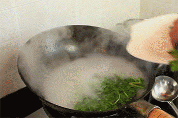 【肉末茼蒿】煮