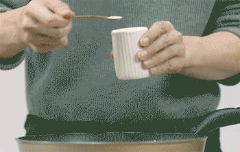 【酒香蛤蜊】放入配菜