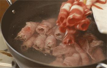 【酸汤肥牛】去血水