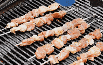 【羊肉串】撒孜然和盐