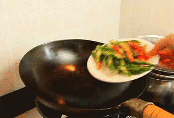 【小炒辣鸡腿】煎辣椒