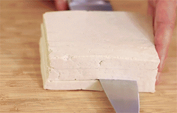 【青菜豆腐汤】切块