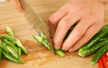 【小炒辣鸡腿】青红椒