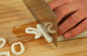 【香炸鱿鱼圈】切鱿鱼