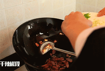 【秋葵炒腊肉】干辣椒