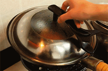 【腊鸡腿烧土豆】加青红椒