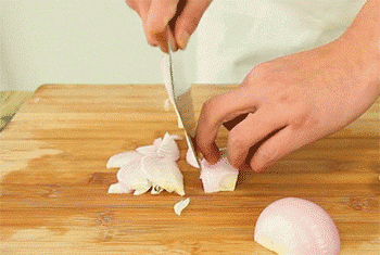 【韩式炒鱿鱼】洋葱