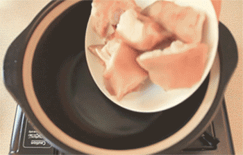 【猪脚汤】入锅