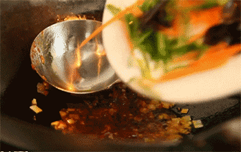 【熊掌豆腐】加入辅料