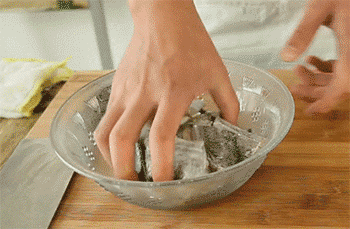 【糖醋带鱼】抓匀