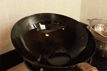 【沙茶鱿鱼】起油