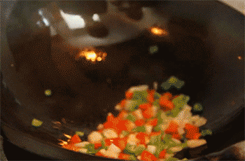 【椒盐排条】放入排条